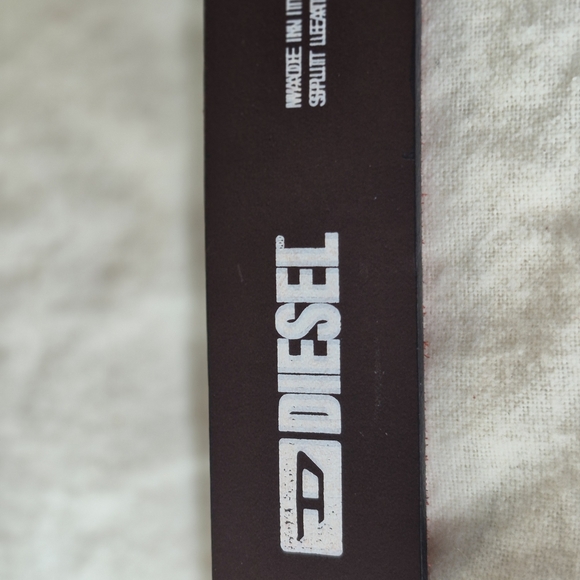 Vintage Diesel Red Suede Belt with Brass Buckle Size 80 . 39 Inch - Picture 8 of 15